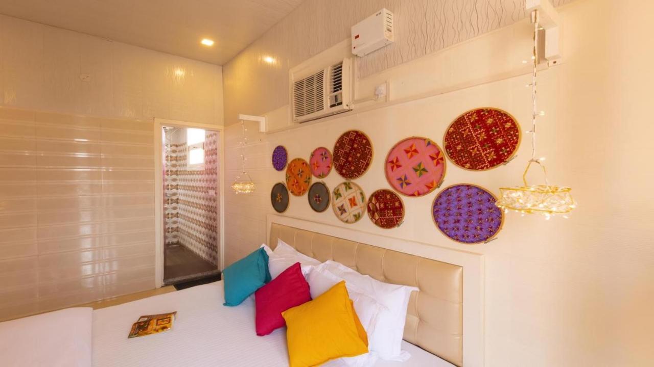 Madpackers Amritsar Bunks, Rooms, & Community Eksteriør billede